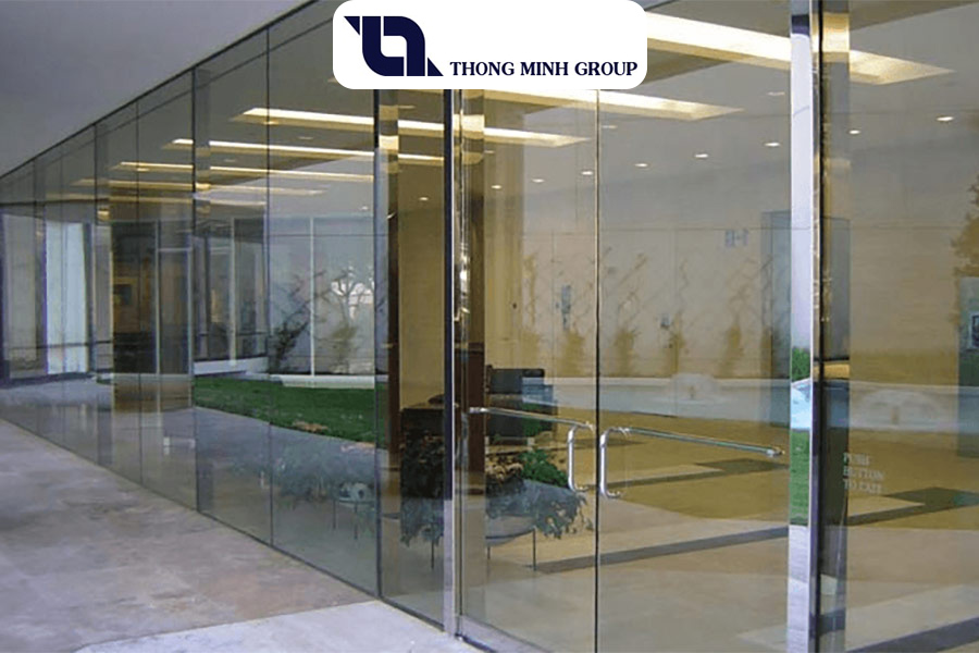 Các Tiêu Chuẩn Ứng Dụng Vật Liệu Kính Chịu Lực An Toàn Trong Kiến Trúc Xây Dựng