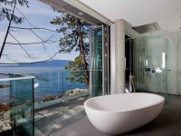 Xu hướng thiết kế phòng tắm trong suốt bằng kính cường lực của khách sạn hiện đại